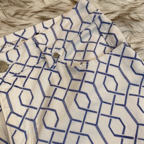 Chico’s The So Slimming Girlfriend Crop Jeans Blue Geometric Print Size 00 - Picture 4 of 11